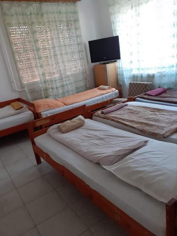 Pihenes A Malomtonal Privat Berlemeny Guest House Tapolca Luaran gambar